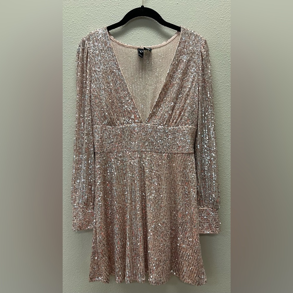 Windsor - Small - Blush Sequin V-Neck Mini Dress